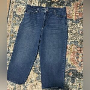 Gloria Vanderbilt Capri. Size 14